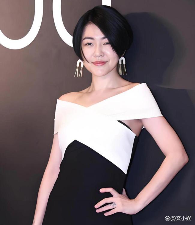 小S录音多次哽咽哭泣 怀念姐姐泪洒录音棚