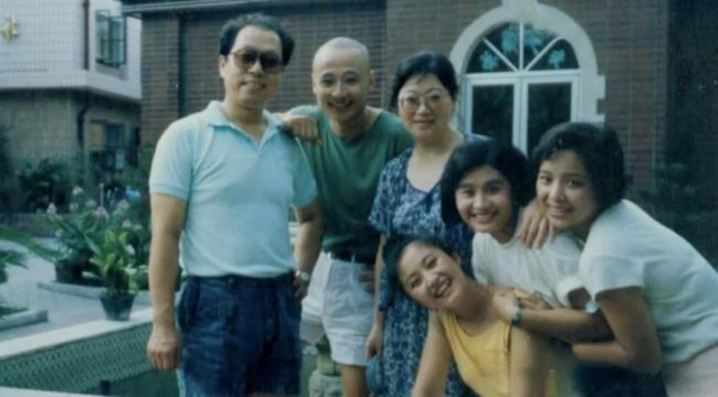 周野芒好像不单是是一个好演员 多面才华演绎东谈主生