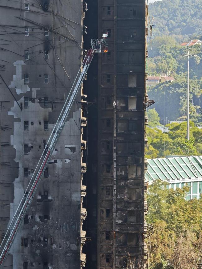 大火后的香港宏福苑 社区互助与重建希望