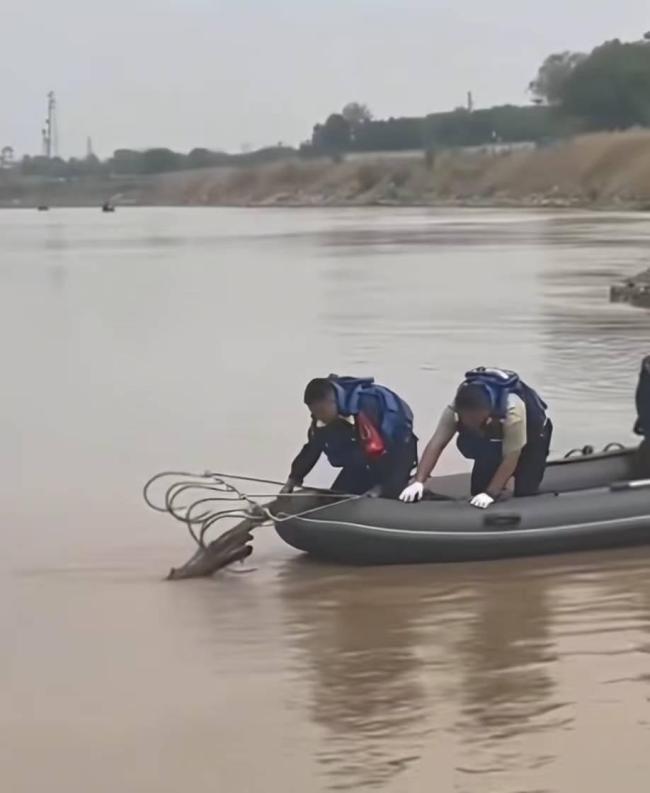 黄河边失联母女家属发声 救援难度大寻人急