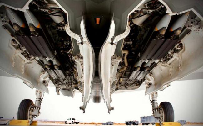 以称空袭黎南部真主党目标 未爆弹引发技术争夺