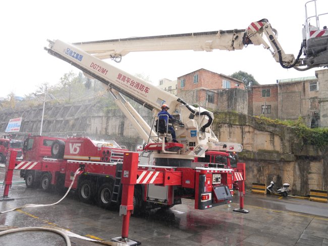 贵阳22层高楼突发火情？原来是演练 高层建筑火灾实战演练