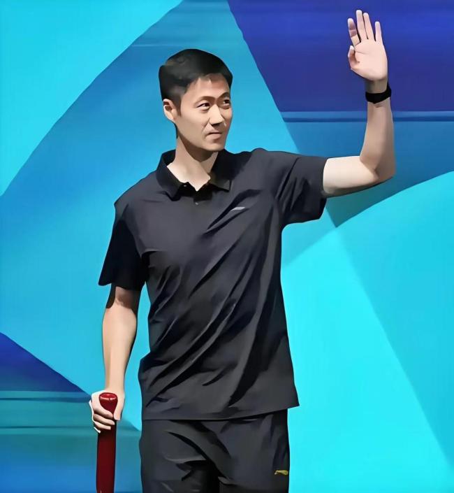 马克龙喊孙颖莎打乒乓球 中法友谊赛精彩互动