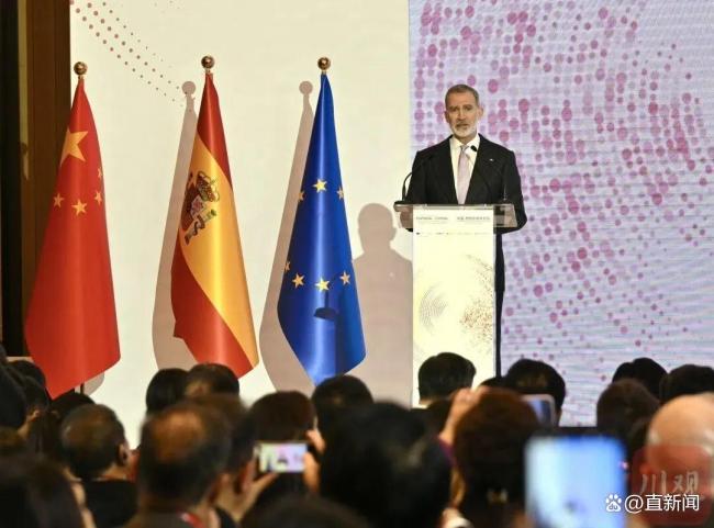 马克龙夫人认出在法出生的熊猫胖了 中法友谊见证者