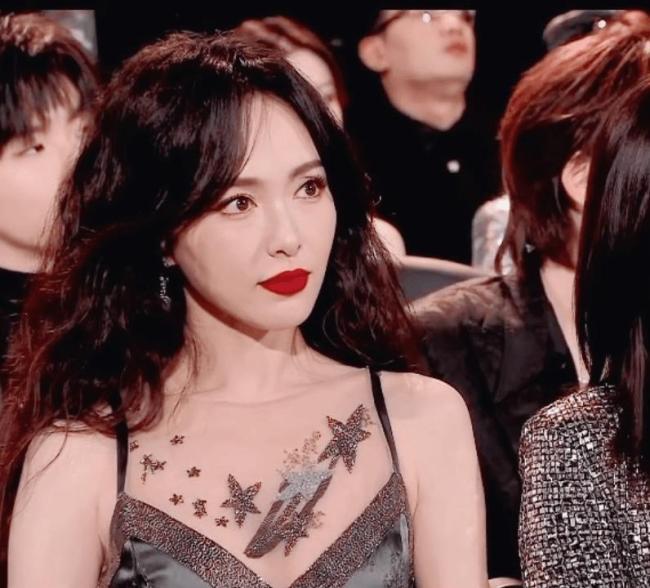 騰訊星光大賞 85花集體缺席引爭(zhēng)議