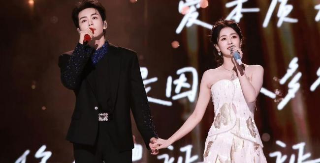 白鹿曾舜晞联系好成这么了 最强售后甜密互动