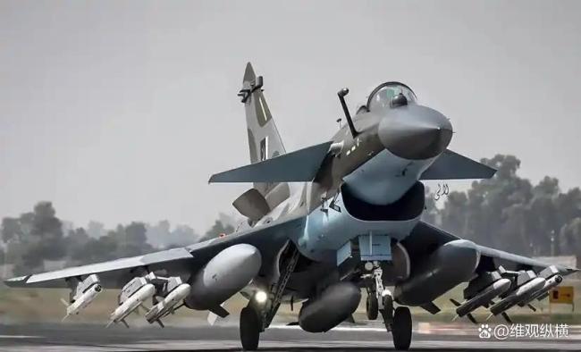 殲10C“金頭盔”三連冠說(shuō)明什么 中型戰(zhàn)機(jī)的逆襲之路