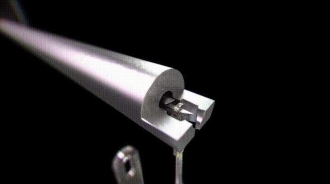 馬斯克“開顱插針”首破1.5秒 手術(shù)機(jī)器人效率驚人