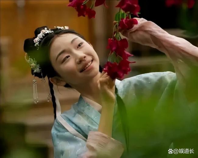 濮存昕发文支持外孙女演短剧 演技争议引热议