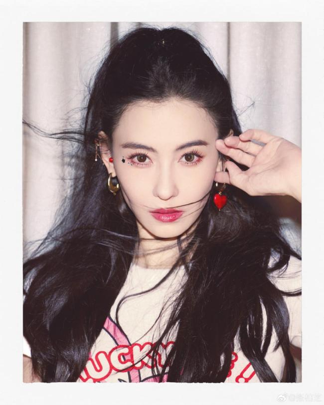 张柏芝庭审大喊所有事情都是假的 情绪激动反驳