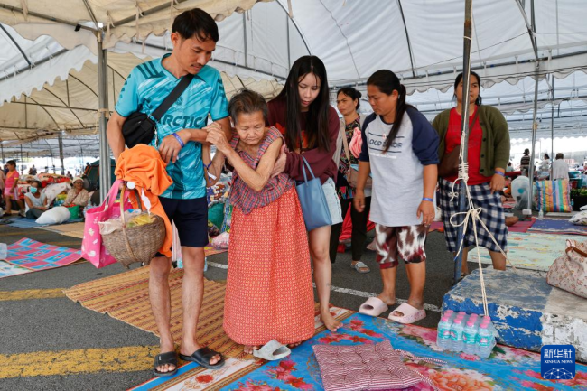 泰柬邊境民眾逃離 交火致大規(guī)模疏散