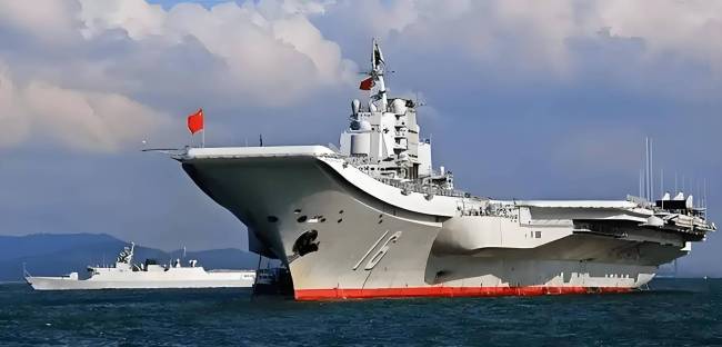 辽宁舰突进逼近日本本土，高市闯下大祸 日本挑衅反遭震慑