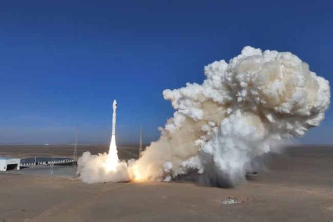 我國成功發(fā)射阿聯(lián)酋813衛(wèi)星等9顆衛(wèi)星