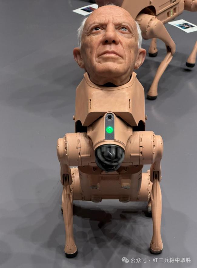 马斯克人头机器狗70万一只被抢空 艺术与讽刺的碰撞