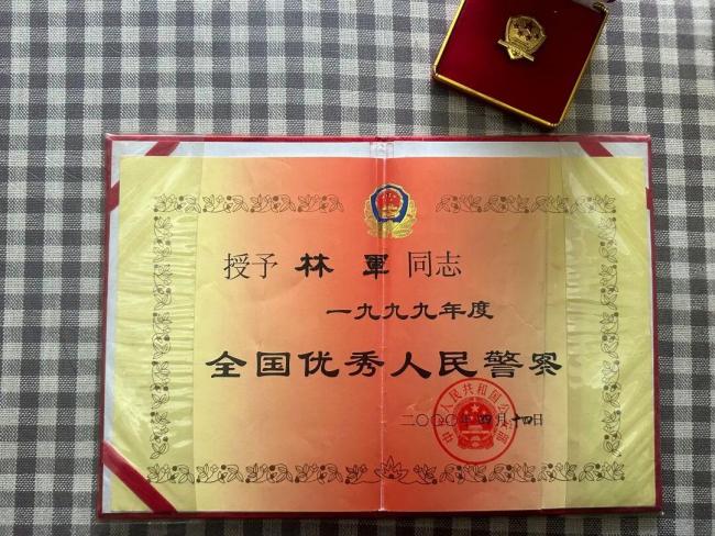 因疲惫身影走红民警林军去世 社区失去了一位守护者