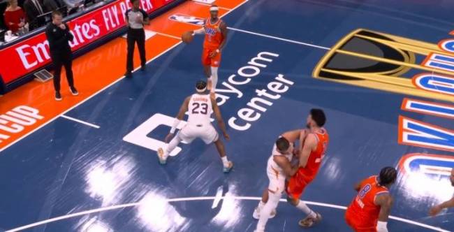 雷霆太阳冲突 情绪失控引发恶意犯规