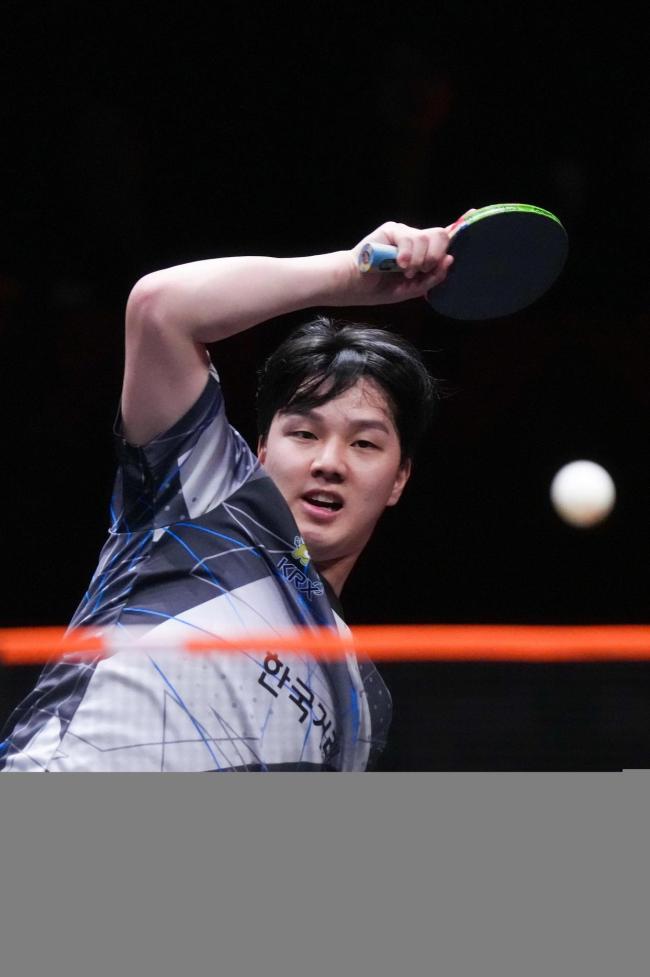 向鹏晋级WTT香港总决赛男单八强 战胜安宰贤