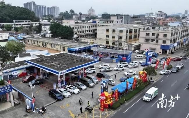 市監(jiān)局回應(yīng)加油站請(qǐng)衣著暴露女模促銷(xiāo) 已責(zé)令整改