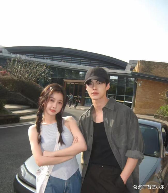 《双轨》空降开播 四天回转比剧情更盘曲