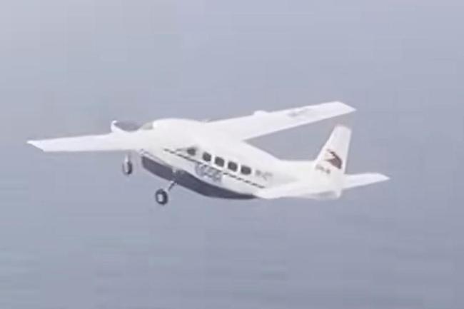 菲飛機(jī)侵入黃巖島領(lǐng)空 解放軍驅(qū)離 南部戰(zhàn)區(qū)果斷應(yīng)對(duì)