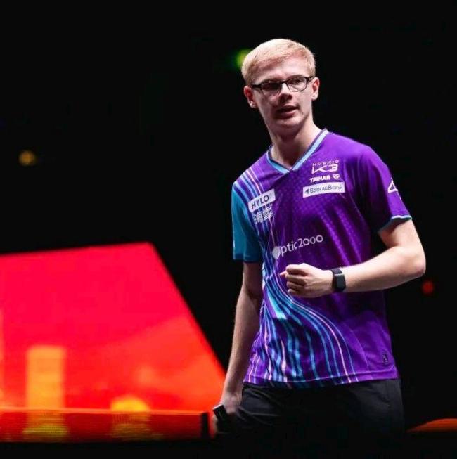 張本智和4-3小勒布倫 決勝局險勝晉級四強(qiáng)