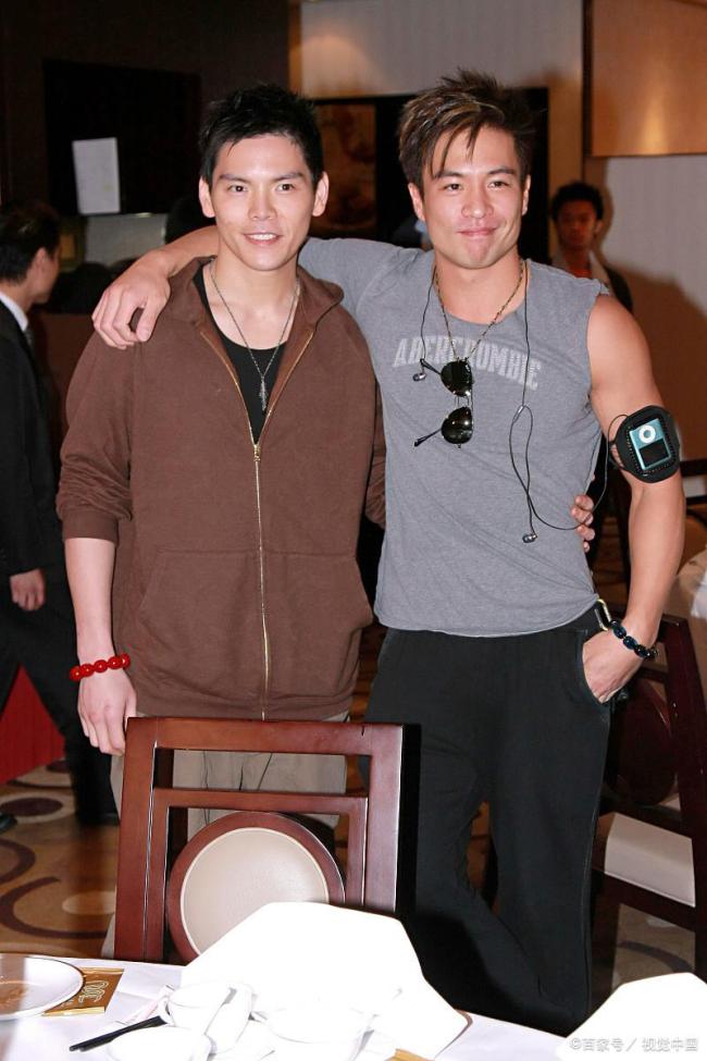 向佐不會再扮女裝