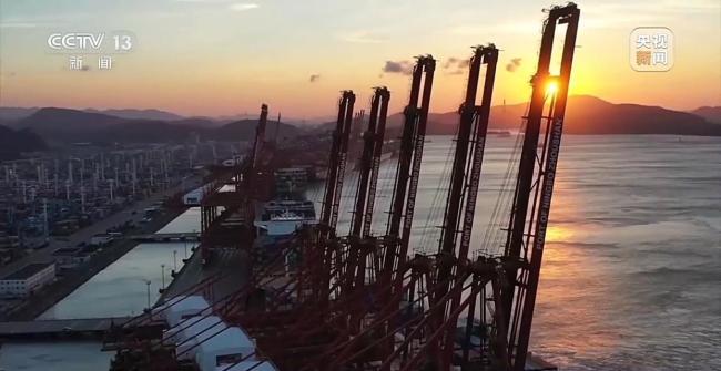 讓老百姓“有錢(qián)花、敢花錢(qián)” 制定實(shí)施城鄉(xiāng)居民增收計(jì)劃