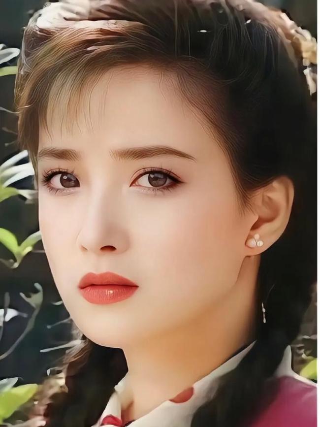 回顧何晴從19歲到51歲經(jīng)典角色 風(fēng)華永存