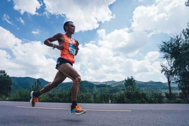 2025福州馬拉松冠軍出爐 頂尖選手齊聚榕城