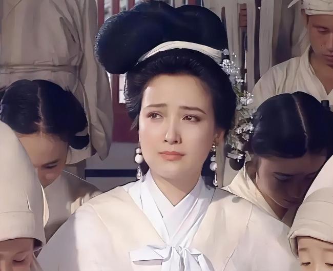 何晴曾與演員劉威相戀5年 演藝圈悼念美麗星辰隕落