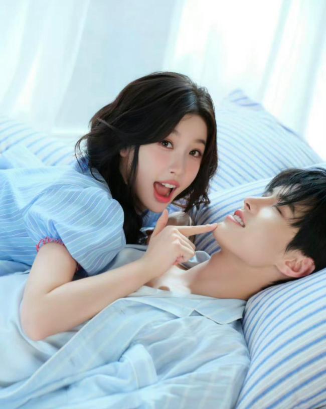 虞书欣何与的视力戏