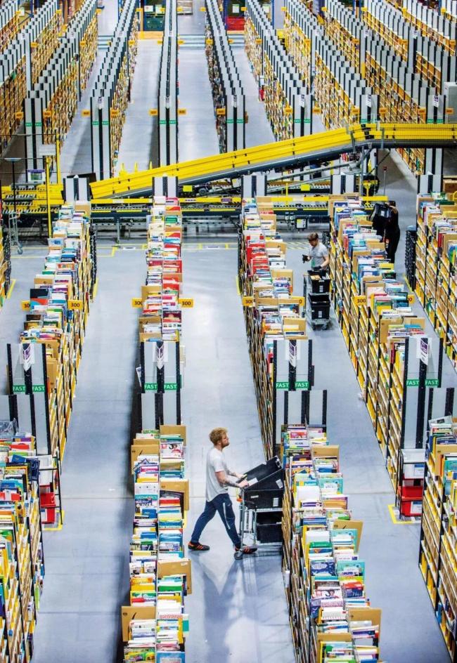 巨头裁员,这次史无前例!大厂员工们正在帮AI取代自己