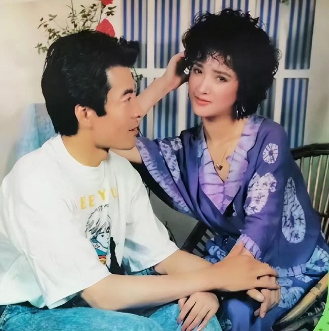 何晴儿子在告别仪式上追忆母亲:母亲最爱雪,这场雪下得恰好