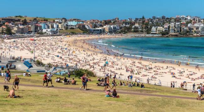 澳民众愤怒猛踩被击毙枪手头部