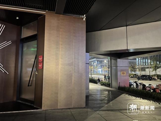 制服“抢”金店嫌疑人的杭州外卖小哥找到了！目击者爆赞：身手太帅 外卖小哥英勇逆行抓捕