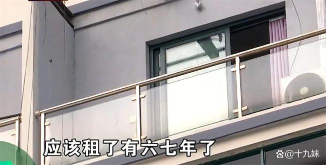 女儿坠楼妈妈怀疑拆玻璃导致 悲剧引发安全警示