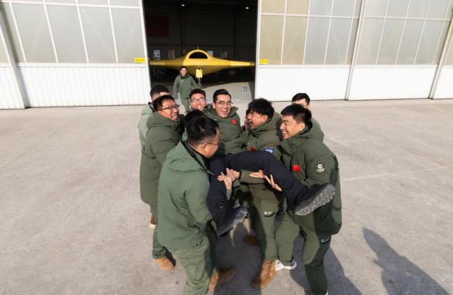 彩虹-7成功首飞 中国高空隐身无人机正式入场 航空科技新里程碑