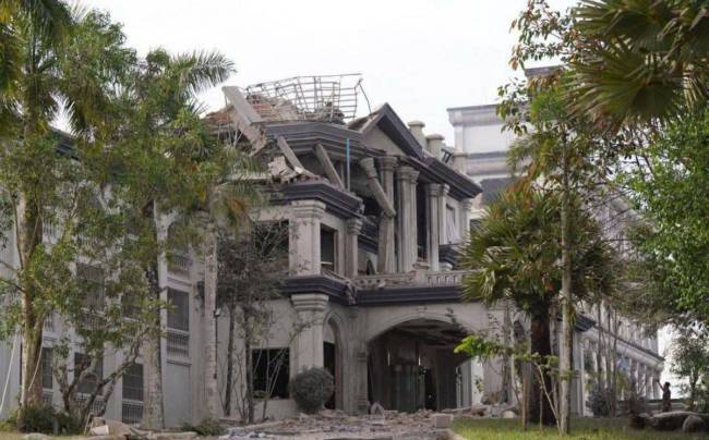 泰国大规模炮击柬赌场大楼 跨境犯罪据点被摧毁