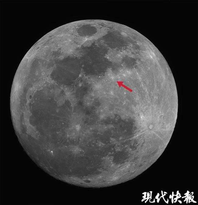 月球表面隐藏着一座“动物园”，光影营造出美丽的场景