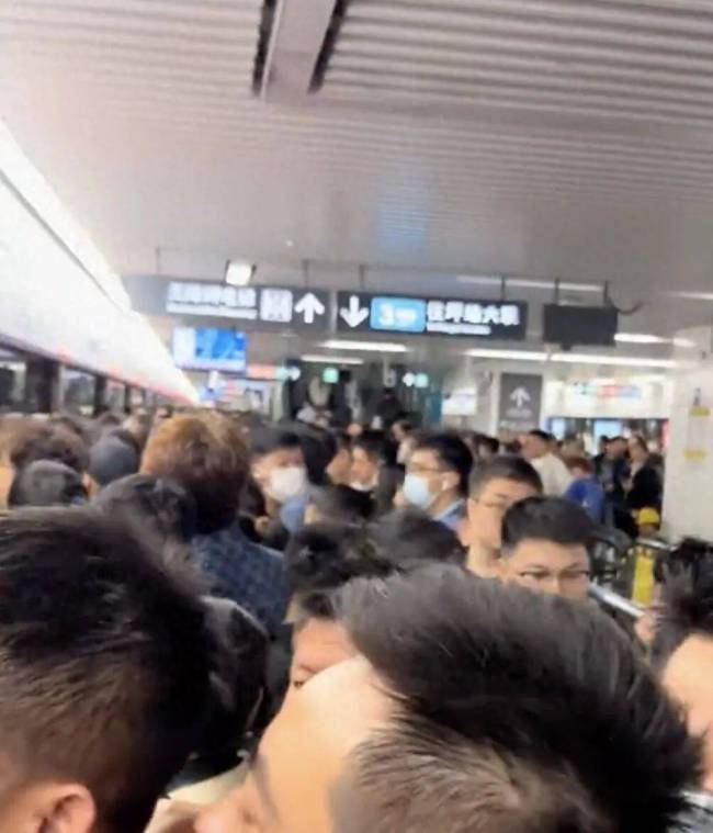 深铁回应11号线故障 提供延误证明服务