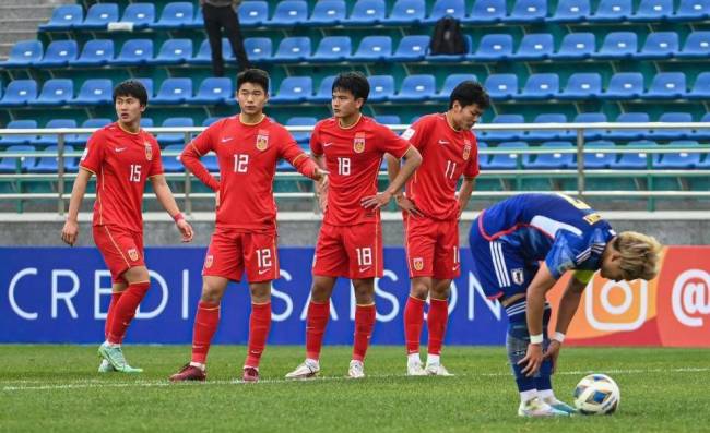 国足亚洲杯悬了?后防线突发一波伤病潮 中卫组合成疑