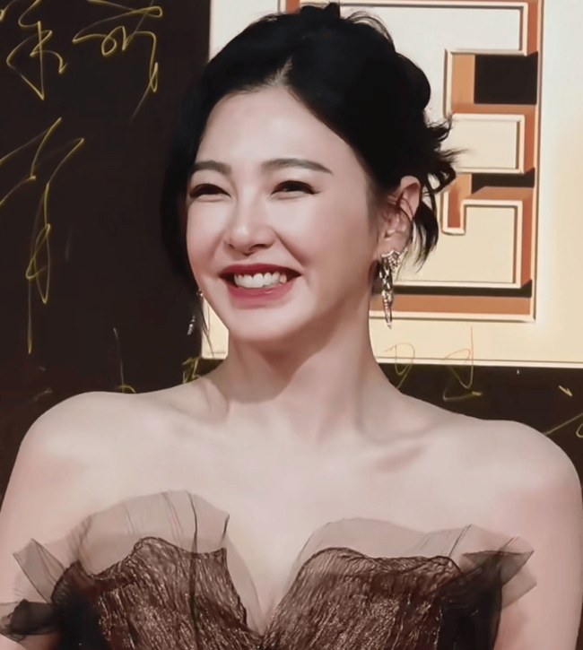 没认出来是张雨绮 独特气质不再