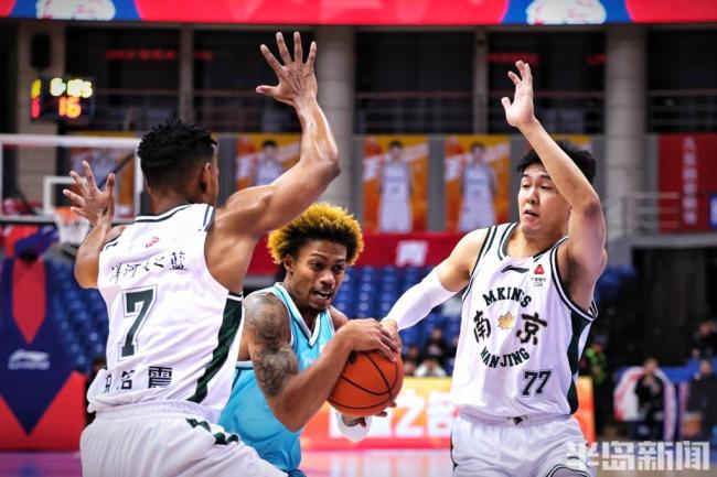 韦瑟斯庞CBA狂砍56分 青岛男篮三连胜