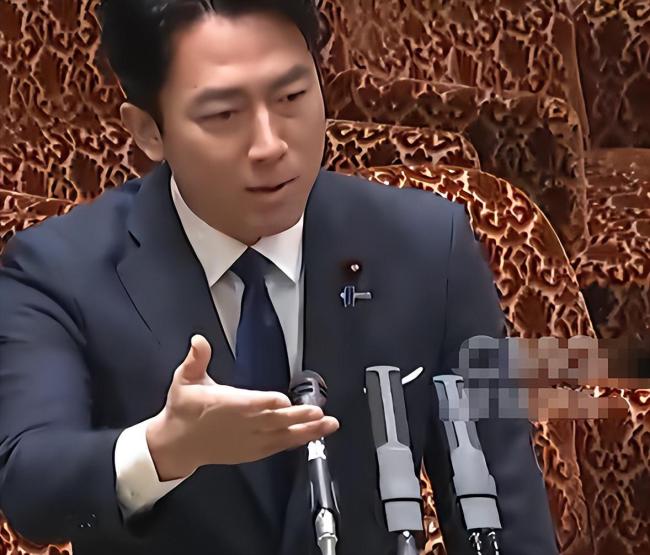 日本抗议者说高市早苗是最糟糕首相 国会直播事故引发争议