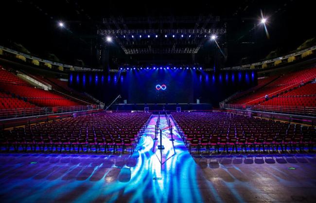 罗永浩开讲科技春晚要放啥大招 细红线AI首秀