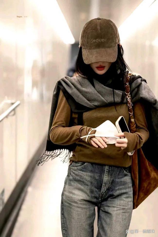 星光大赏偶遇檀健次遛弯 偶像剧式宠粉