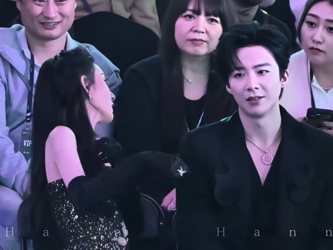 宋祖儿帮刘宇宁整理头发 甜到心坎