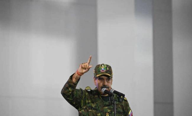 油轮被美军扣押,特朗普这是在玩火! 无耻的盗窃与国际海盗行为