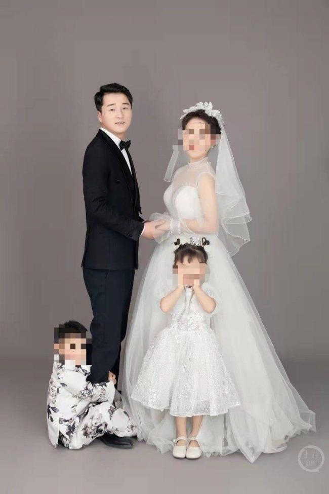 一家三口被发小杀害 男子：想问还有情谊吗 案件开庭审理