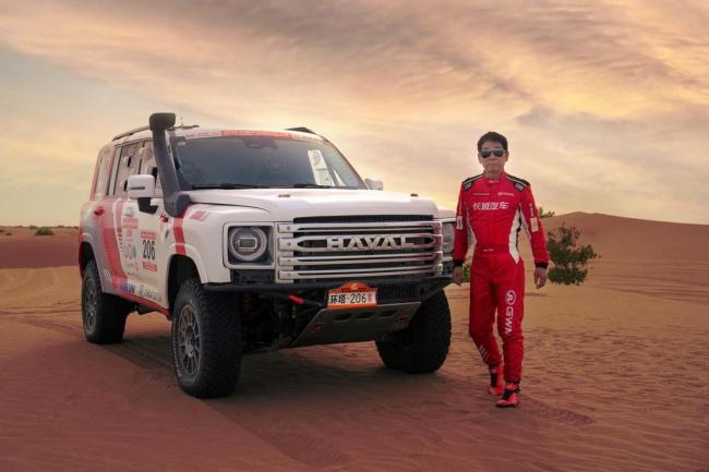 魏建军完赛巴丹吉林沙漠敦煌耐力赛，称中国车企不出海就出局